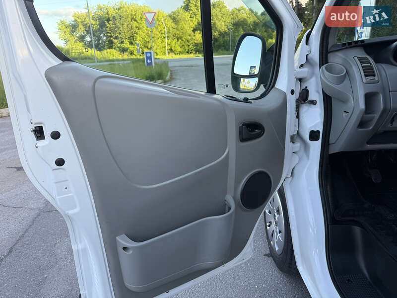 Вантажний фургон Renault Trafic 2012 в Старокостянтинові