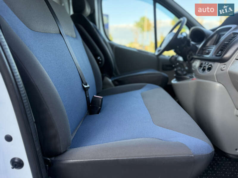 Вантажний фургон Renault Trafic 2012 в Старокостянтинові