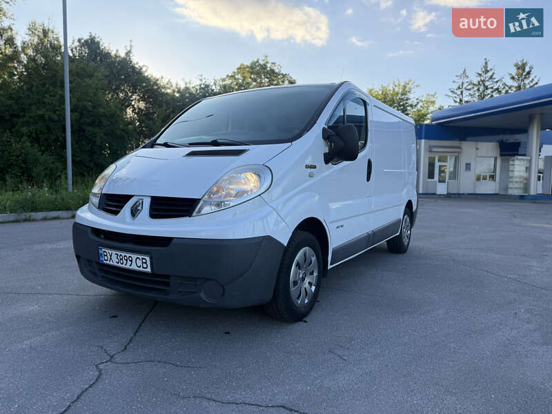 Вантажний фургон Renault Trafic 2012 в Старокостянтинові
