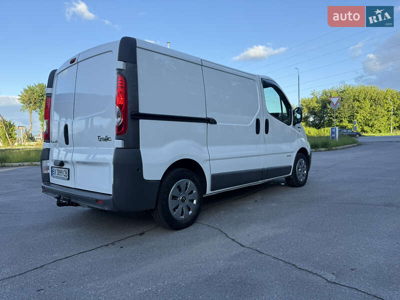Вантажний фургон Renault Trafic 2012 в Старокостянтинові