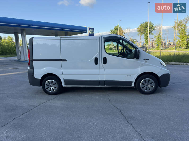 Вантажний фургон Renault Trafic 2012 в Старокостянтинові