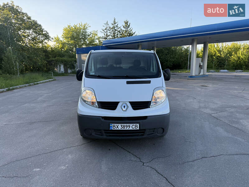 Вантажний фургон Renault Trafic 2012 в Старокостянтинові