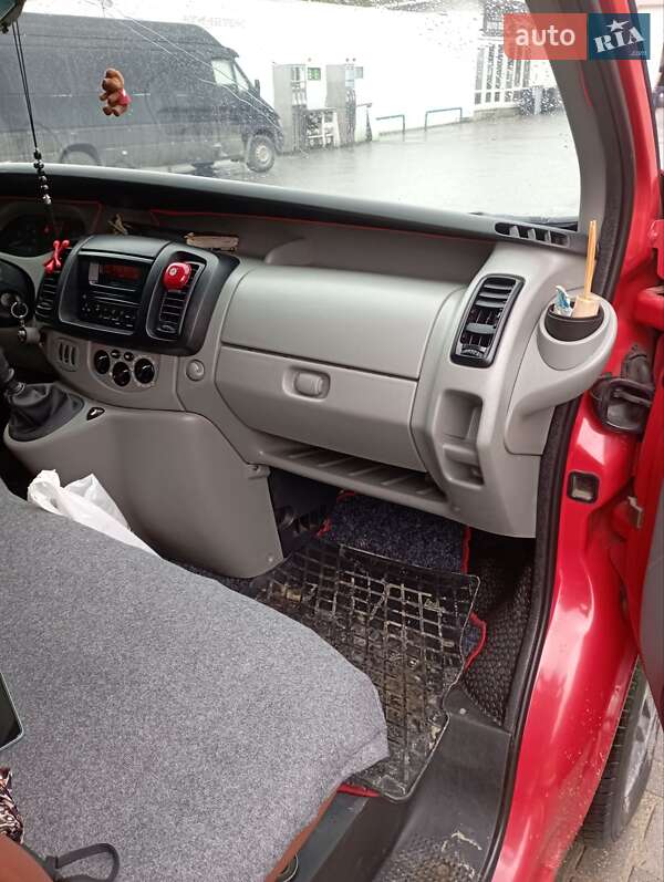 Мінівен Renault Trafic 2007 в Путилі фото 4 Мінівен Renault Trafic 2007 в Путилі