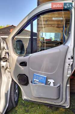 Минивэн Renault Trafic 2003 в 