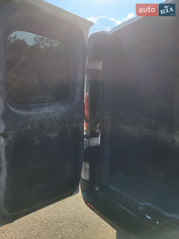 Минивэн Renault Trafic 2003 в Березовке