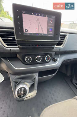 Грузовой фургон Renault Trafic 2021 в 