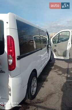 Мінівен Renault Trafic 2011 в 