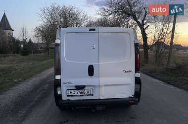 Грузовой фургон Renault Trafic 2004 в 