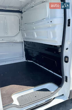 Грузовой фургон Renault Trafic 2022 в 