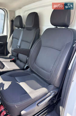 Грузовой фургон Renault Trafic 2022 в 