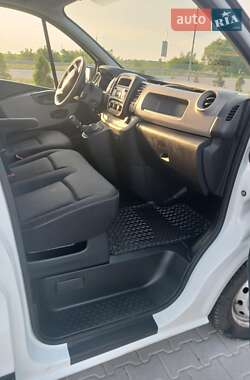 Грузовой фургон Renault Trafic 2016 в 