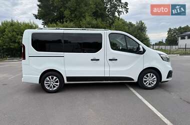 Минивэн Renault Trafic 2022 в 