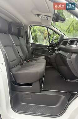 Минивэн Renault Trafic 2022 в 