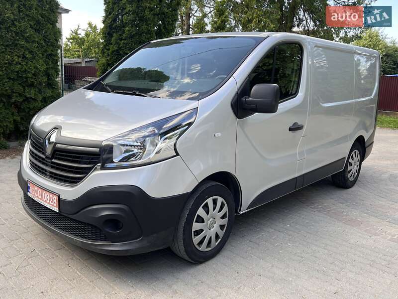 Вантажний фургон Renault Trafic 2021 в Чернівцях