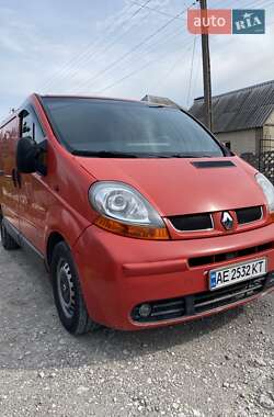 Вантажний фургон Renault Trafic 2004 в Кам'янському