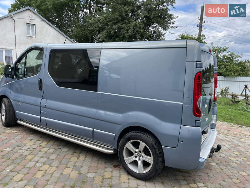 Вантажопасажирський фургон Renault Trafic 2007 в Городку
