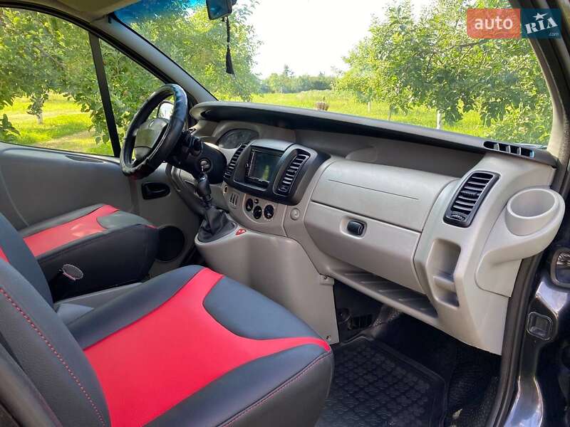 Мінівен Renault Trafic 2002 в Коломиї