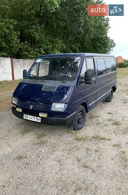 Вантажний фургон Renault Trafic 1998 в Умані