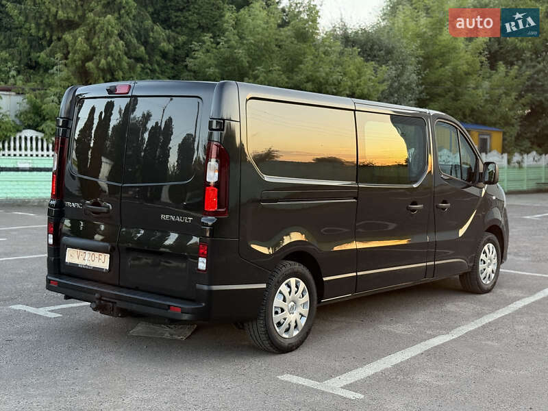 Минивэн Renault Trafic 2017 в Дубно