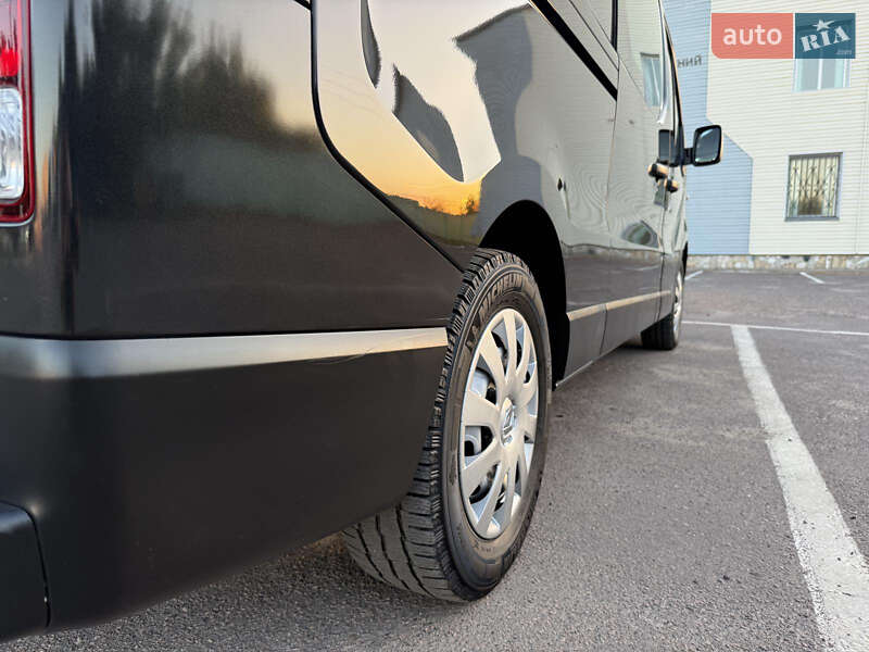 Минивэн Renault Trafic 2017 в Дубно
