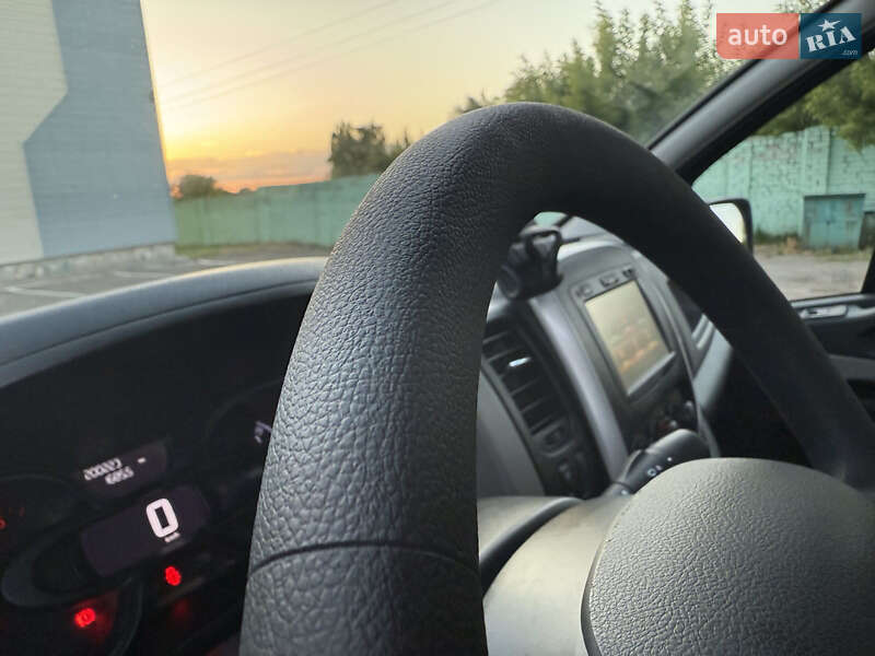 Минивэн Renault Trafic 2017 в Дубно