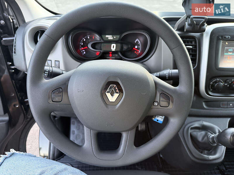 Минивэн Renault Trafic 2017 в Дубно