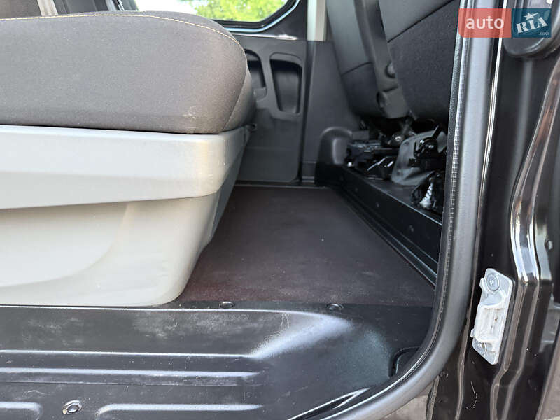 Минивэн Renault Trafic 2017 в Дубно