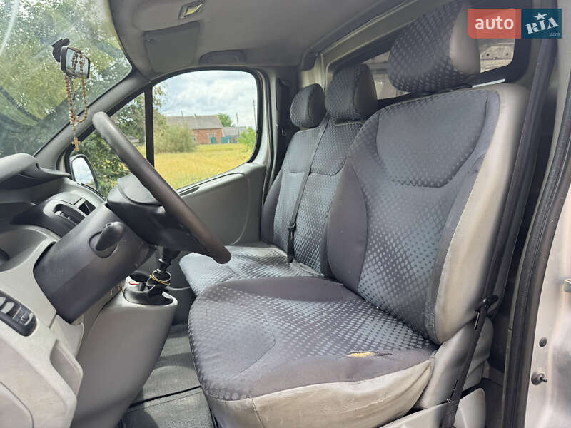 Вантажний фургон Renault Trafic 2007 в Львові
