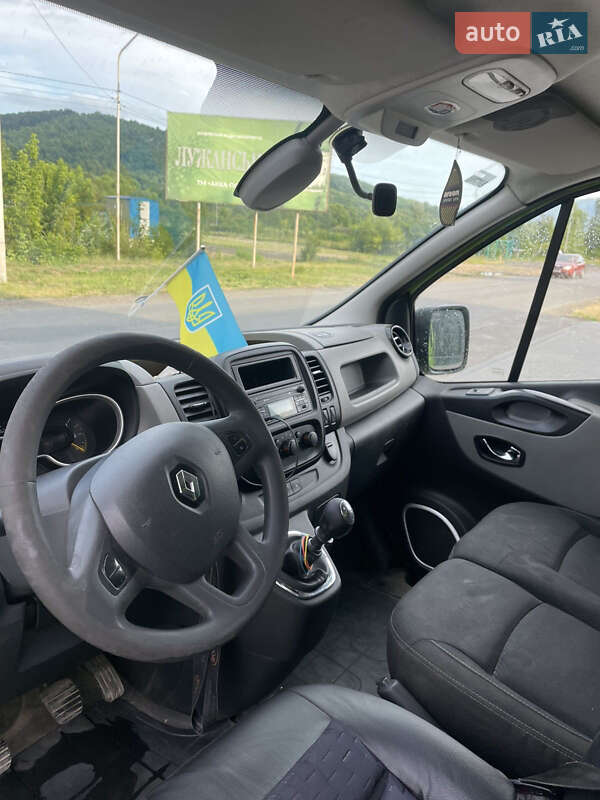 Вантажний фургон Renault Trafic 2016 в Львові