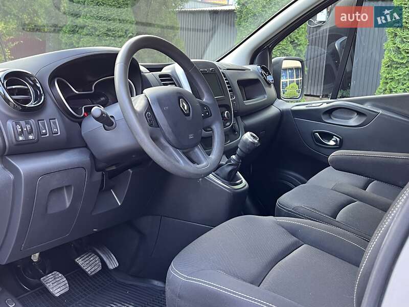Вантажний фургон Renault Trafic 2021 в Чернівцях