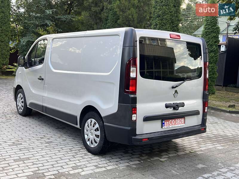 Вантажний фургон Renault Trafic 2021 в Чернівцях
