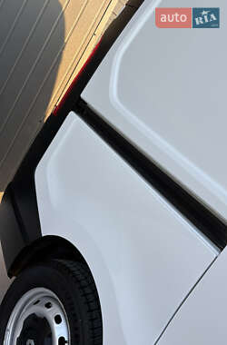 Грузовой фургон Renault Trafic 2020 в 