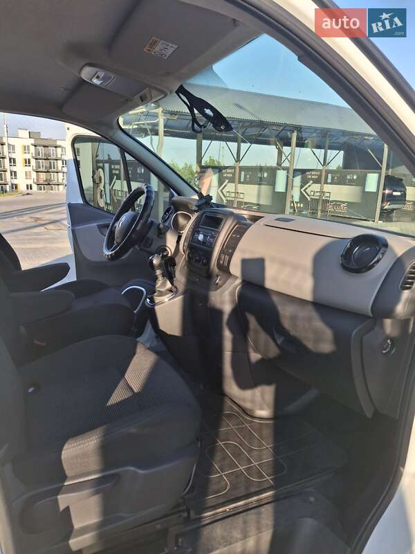 Минивэн Renault Trafic 2015 в Львове фото 15 Минивэн Renault Trafic 2015 в Львове