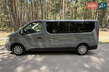 Минивэн Renault Trafic 2017 в 