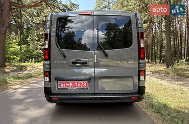 Минивэн Renault Trafic 2017 в 