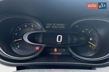 Мінівен Renault Trafic 2015 в 