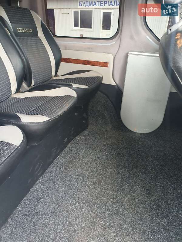 Мінівен Renault Trafic 2004 в Кременці