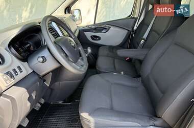 Минивэн Renault Trafic 2015 в 