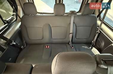 Минивэн Renault Trafic 2015 в 