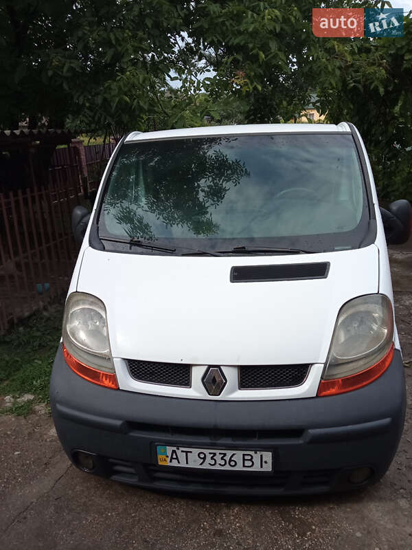 Минивэн Renault Trafic 2003 в 