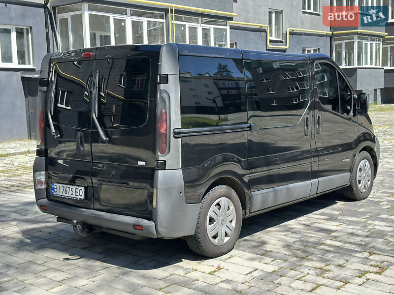 Минивэн Renault Trafic 2005 в Ахтырке