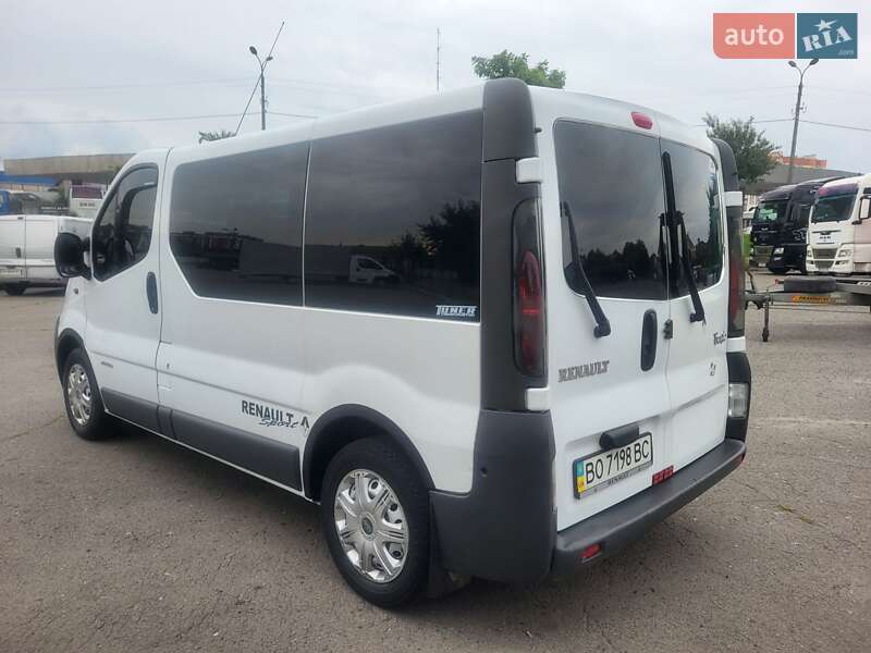 Мінівен Renault Trafic 2004 в Хмельницькому
