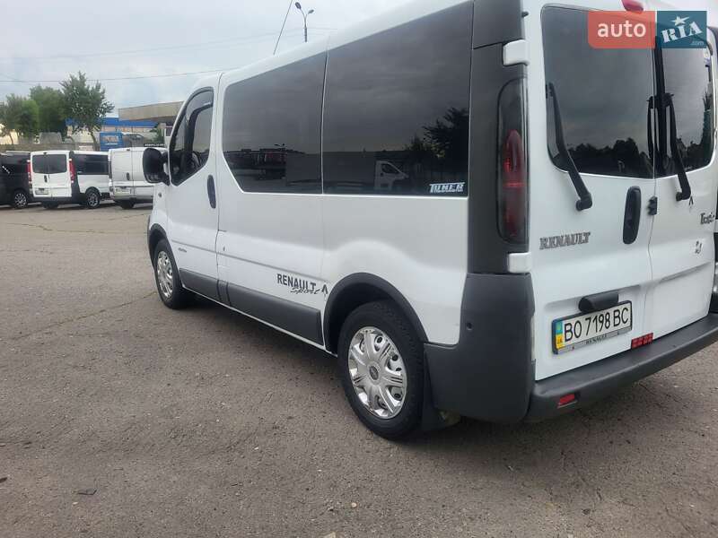 Мінівен Renault Trafic 2004 в Хмельницькому