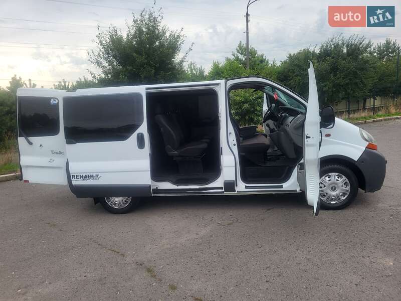 Мінівен Renault Trafic 2004 в Хмельницькому