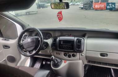 Минивэн Renault Trafic 2004 в 