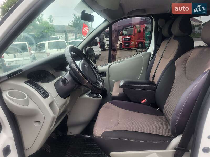 Мінівен Renault Trafic 2004 в Хмельницькому
