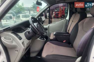 Минивэн Renault Trafic 2004 в 