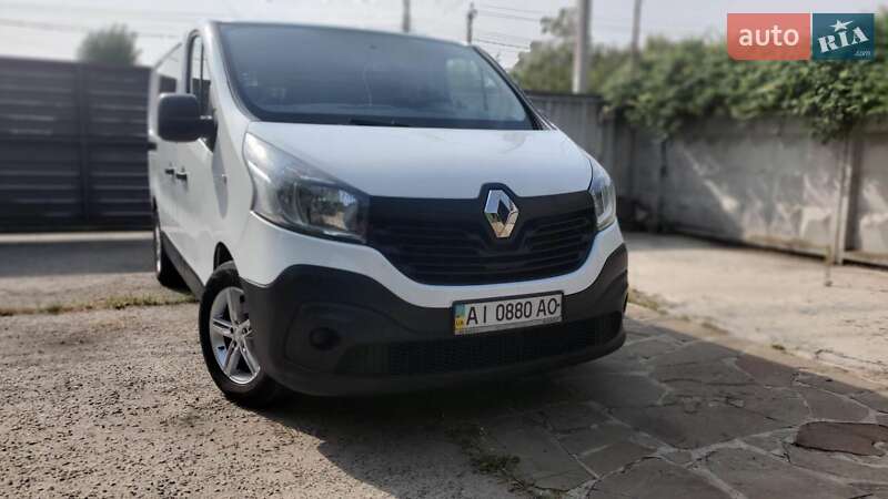 Грузовой фургон Renault Trafic 2015 в Киеве