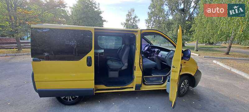 Минивэн Renault Trafic 2004 в Ровно