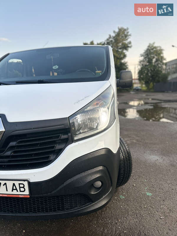 Минивэн Renault Trafic 2015 в Львове фото 3 Минивэн Renault Trafic 2015 в Львове